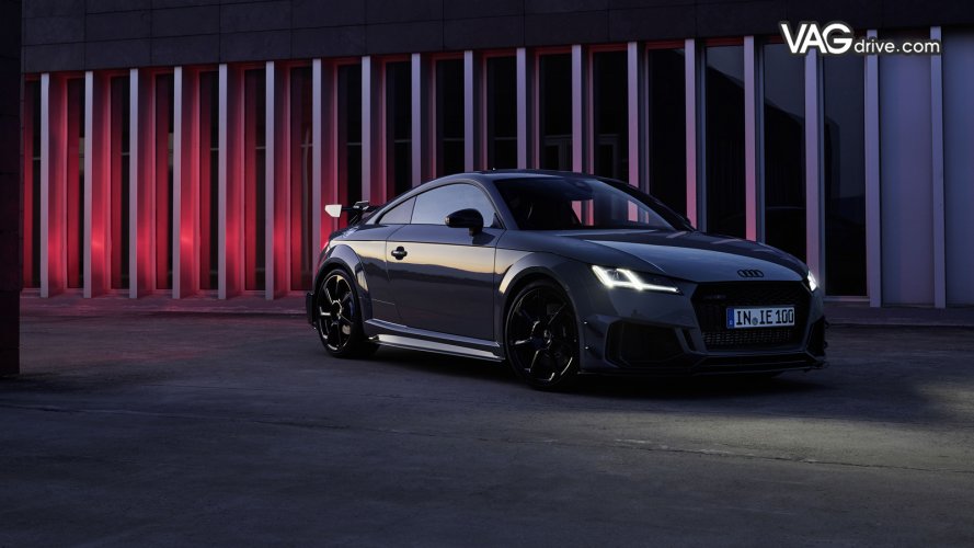 audi_tt_rs_coupe_iconic_edition_53.jpeg